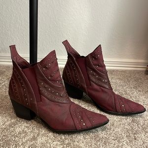 Coconuts by Matisse burgundy storm western bootie size 8.5